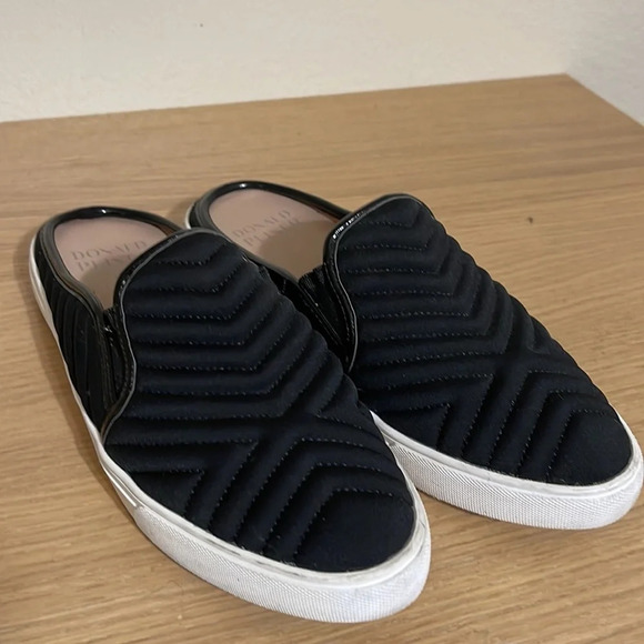 Donald J Pliner Women's Pauly-d Quilted Slippers size 6.5 - Picture 15 of 16